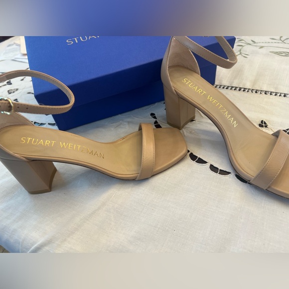 Stuart Weitzman nude ankle strap heels - Picture 3 of 5